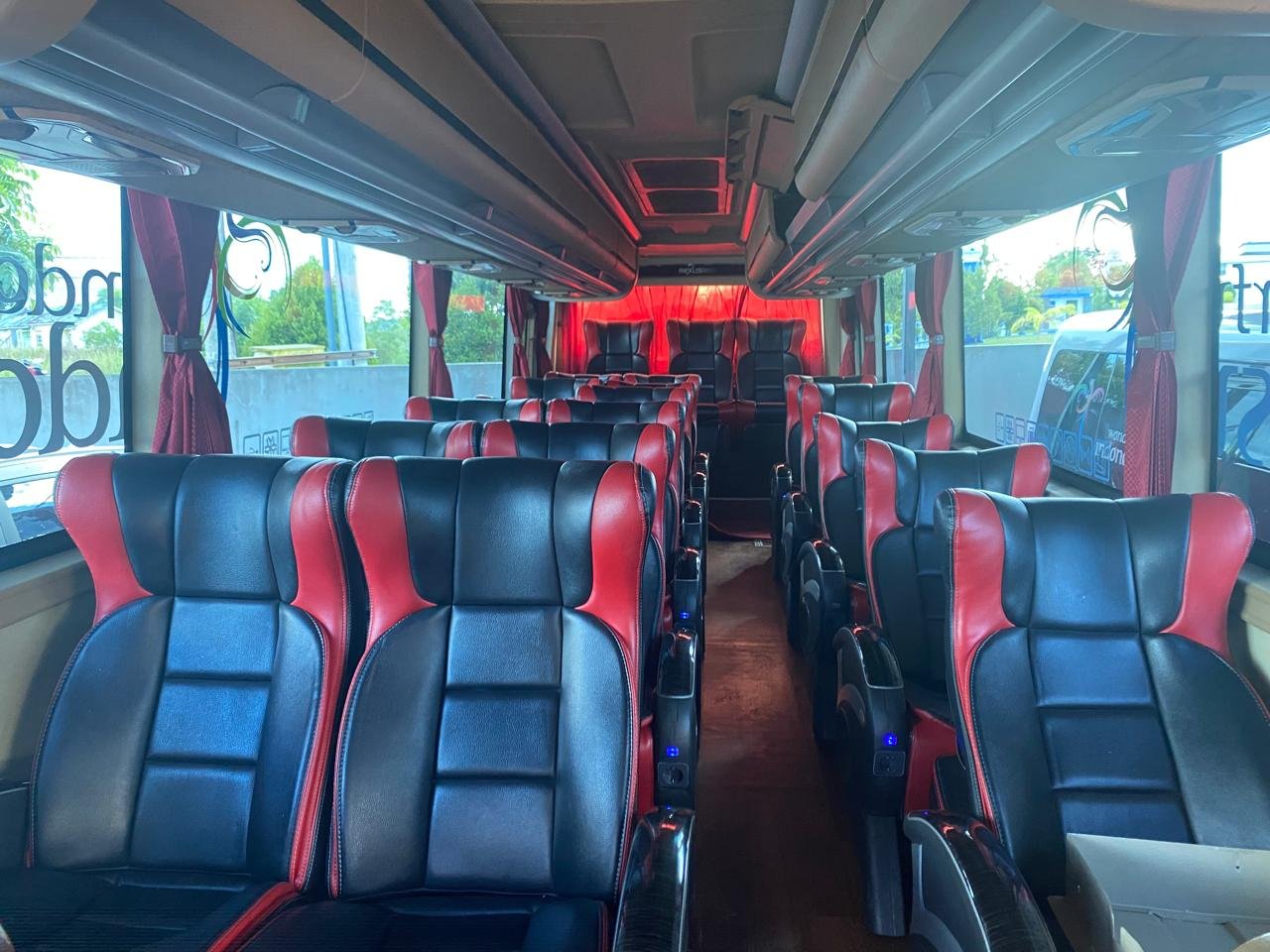 Isuzu Executive Bus 20 Seat